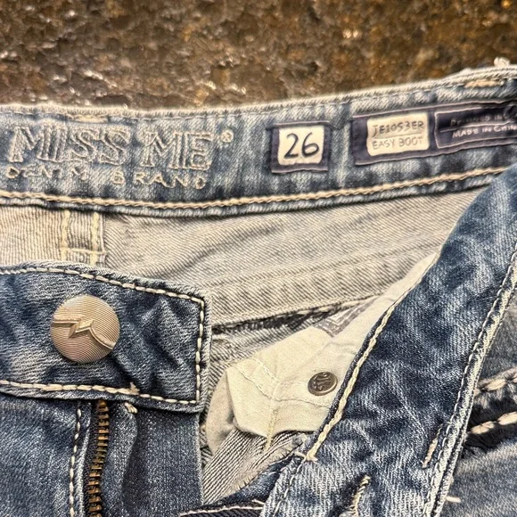 Miss Me 26x31 Distressed Boot Cut Blue Jeans - Picture 5 of 9